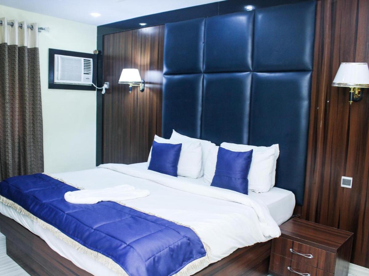 Six Diamond Hotel Ikeja Exterior photo